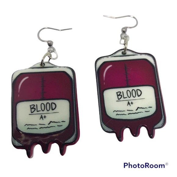 Blood Bag Acrylic Earrings horror goth gothic new - Picture 3 of 3